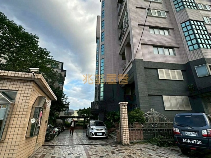 兆基社會住宅🏡羅運旁2大房好停車可租補請加line（第13張）
