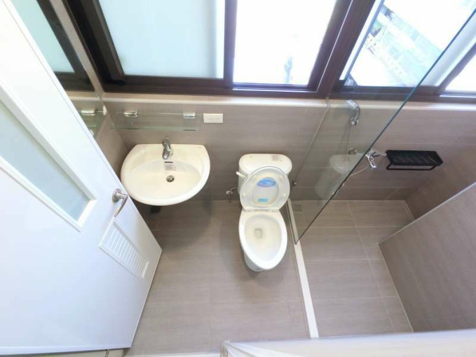 🧡請加賴🧡全新電梯🧡租屋補助🧡陽台獨洗🧡乾溼分離🧡機車位🧡秒殺物件🧡（第10張）