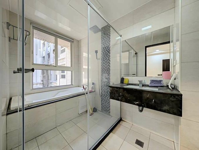 城峰匯高樓三房平車含管*獅子王 - Image 10