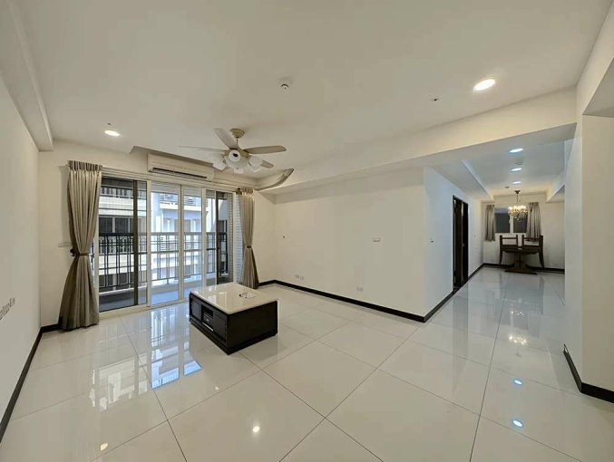 城峰匯高樓三房平車含管*獅子王 - Image 2