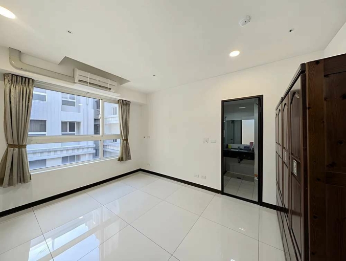 城峰匯高樓三房平車含管*獅子王 - Image 8