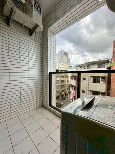 陽台獨洗🍀雙租屋補助🍀電梯🍀子母車🍀機車位🍀可戶籍🍀可報稅🍀飲水機（第6張）