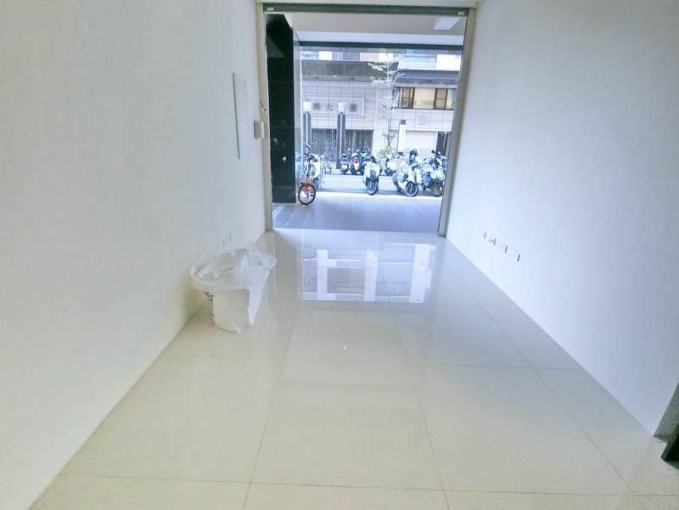 台水電✨近興大✨黃金店面✨室內陽台✨創業首選（第4張）