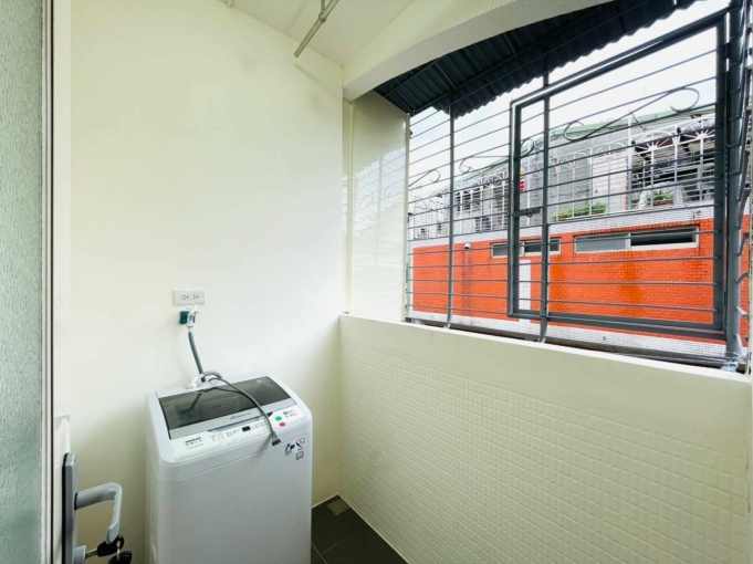 新莊區.捷運丹鳳站.獨立陽台.明亮設計感套房505(第9張)