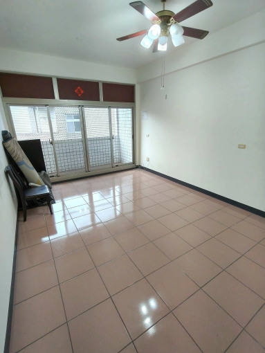 橘子🍊近漢神洲際4+1房透天⭐室內車庫家具電全配⭐屋況佳可租補（第15張）