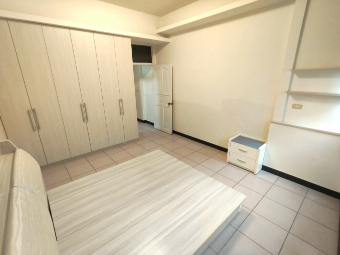 橘子🍊近漢神洲際4+1房透天⭐室內車庫家具電全配⭐屋況佳可租補（第11張）