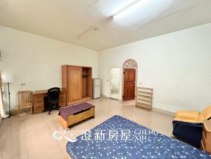 🎉金山街前段優質機能/10坪寬敞大套房/可租補/獨立陽台洗衣機/洗澡使用瓦斯/一層兩戶/採光通風良好/垃圾集中🎉 - Image 3