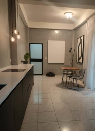 【商圈核心・品牌首選】吉安稀有十坪獨立商辦，緊鄰貨櫃星巴克，機能優渥生意興隆！（第3張）