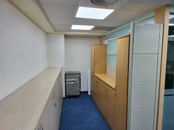 【捷運松山機場&南京復興站】頂配商辦出租（現成裝潢/主管室/會議室/雙捷運）（第5張）