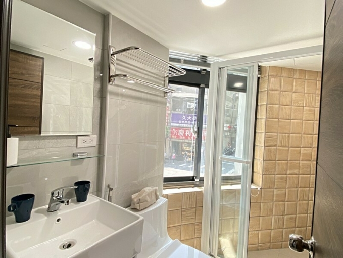 🔥永安市場捷運/永和國小陽台一房一廳可養寵物/可租補(第6張)