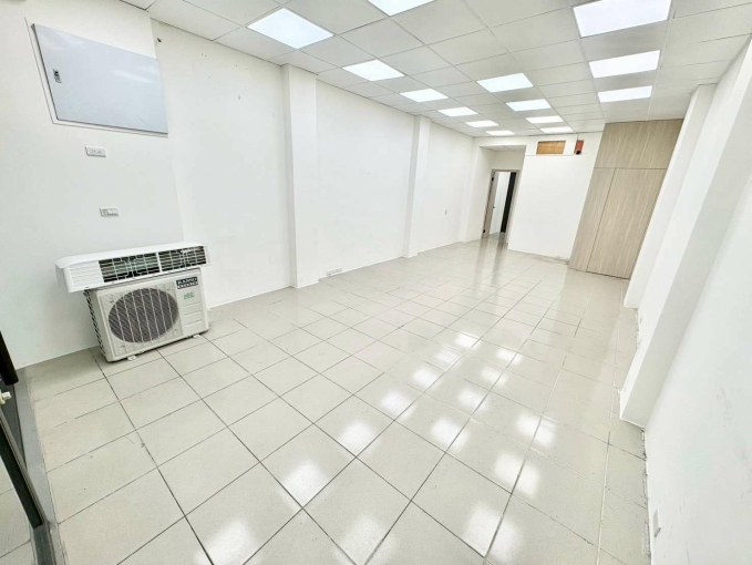 🧡請加賴🧡B1+1F🧡黃金店面🧡汽機車方便🧡可營登🧡秒殺店面🧡（第4張）