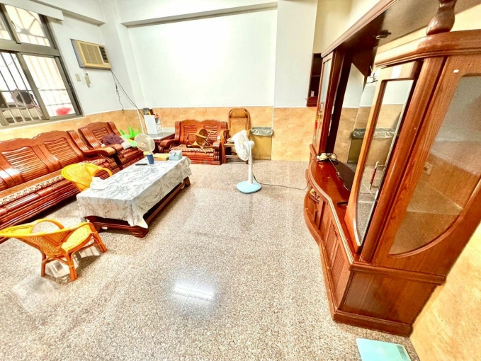 水湳市場❤️南來北往💕機能好✨住辦兩相宜(第2張)