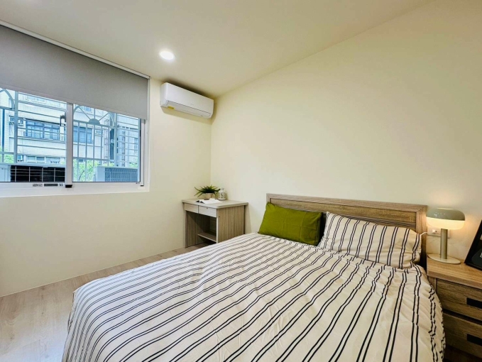 松山區.南京三民站走路四分鐘.低樓層.共生宅.明亮採光溫馨雅房（第2張）