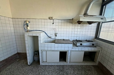 鳳山區可停車可寵華興街透天免仲可申請補助🏠兆基社會住宅（第8張）