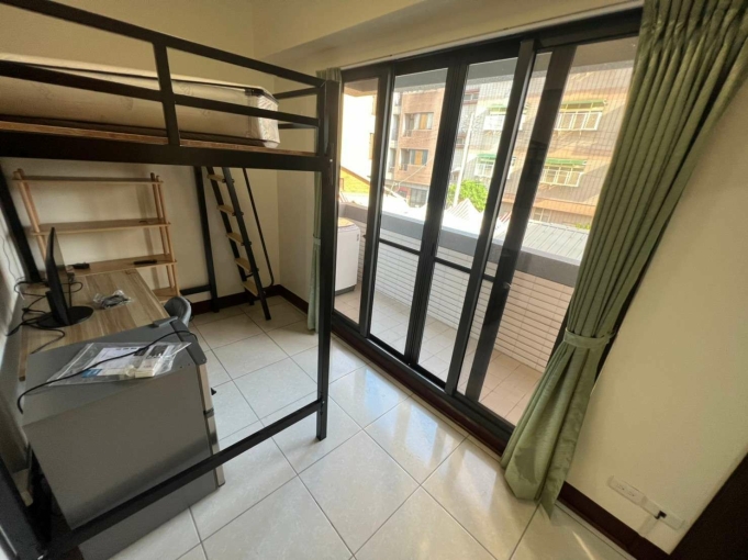 台中車站✔短租✔陽台 - Image 3