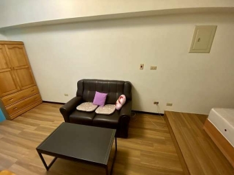 💙已出租💙💞大象租屋💞摩登新貴大樓.SOGO飯店式管理大套房.有廚房.陽台（第6張）