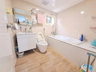 全新完工@正一房一廚一衛@大金變頻冷氣☆電動沙發～（第13張）