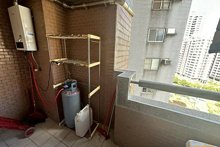 兆基社會住宅🏠Benson免仲介費可租補宏國青山套房有陽台(第4張)