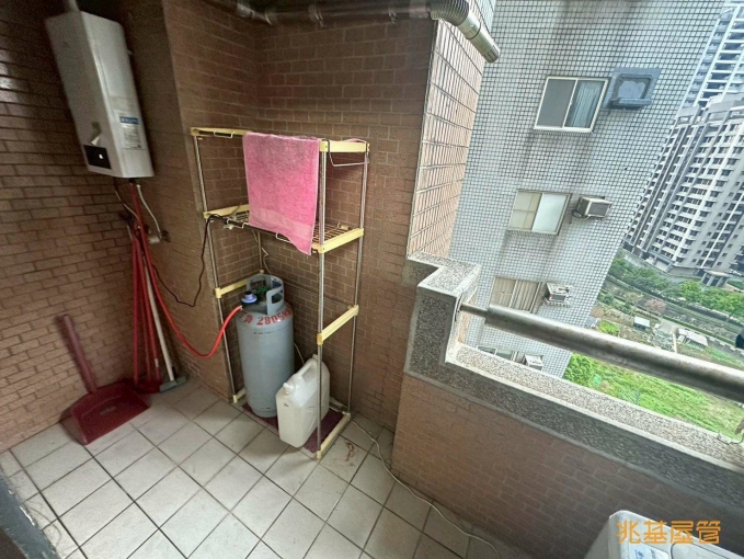 兆基社會住宅🏠Benson免仲介費可租補宏國青山套房有陽台（第5張）