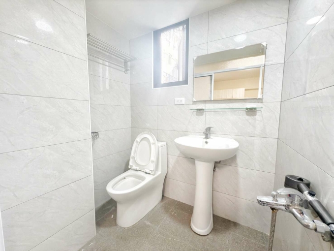 北區衛浴開窗採光通風曉明女中整棟新蓋可租補多間可選陽台獨洗曬雙層冰箱變頻冷氣電梯套房（第9張）