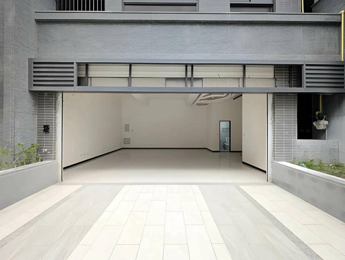 富來新苑大面寬店面*獅子王（第1張）