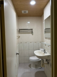 民族區間車站旁公寓ㄧ樓（第13張）