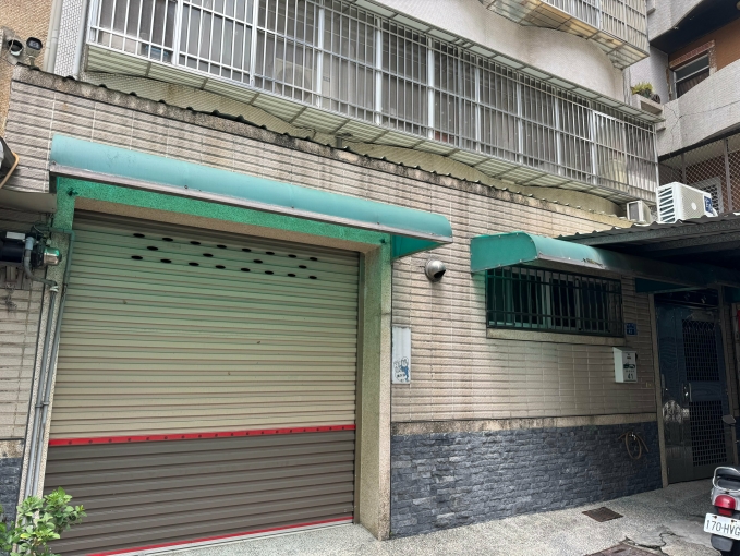 民族區間車站旁公寓ㄧ樓（第1張）