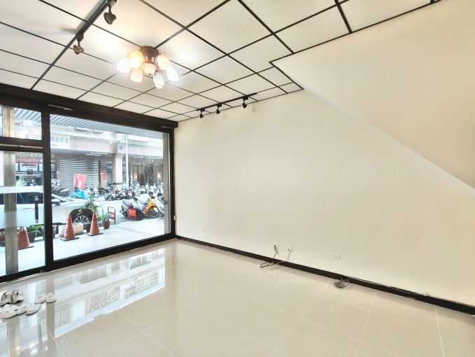 橘子🍊水湳藝術皇家3⭐1+2樓店⭐含管可租補營登（第2張）