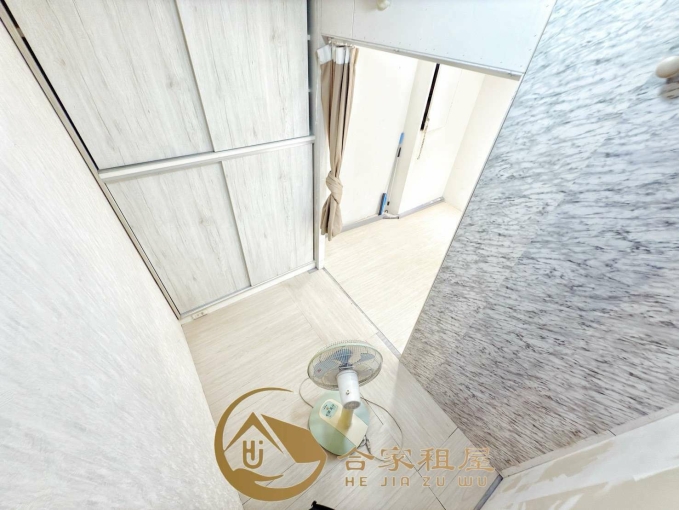 租客勞基法免費諮詢💖西屯區可營業登記地點好省裝潢服飾首選精品裝潢有冷氣電費只要(4)元超佛無洗曬木質地板免爬樓梯店面（第7張）