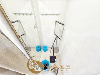 租客勞基法免費諮詢💖西屯區可營業登記地點好省裝潢服飾首選精品裝潢有冷氣電費只要(4)元超佛無洗曬木質地板免爬樓梯店面（第8張）