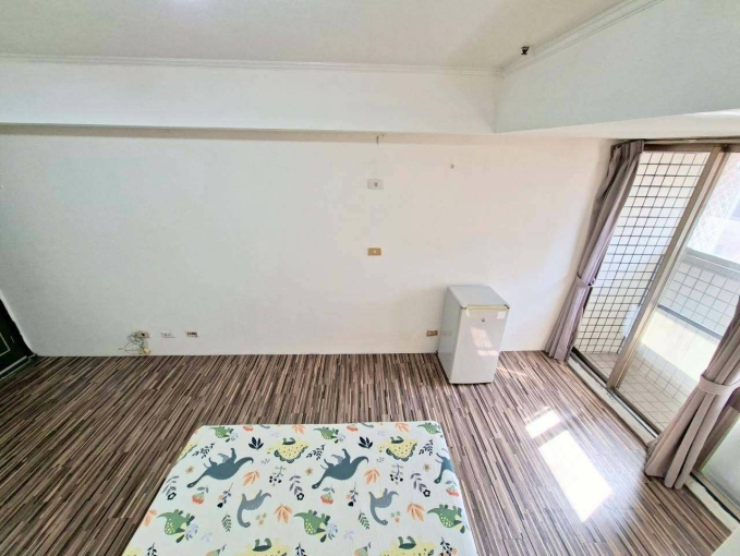 北區漢口路｜電梯$9000套房｜👉 獨洗曬＋陽台｜衛浴開窗｜首月租金半價｜可雙租補｜台水電（第2張）