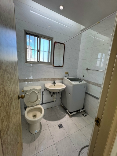 近三重國小捷運站，兩房一廳一衛 - Image 3