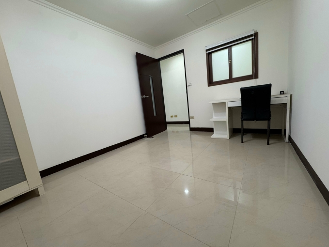 近三重國小捷運站，兩房一廳一衛 - Image 5