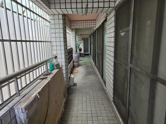 大里市場郵局鬧區吃市店面（第5張）