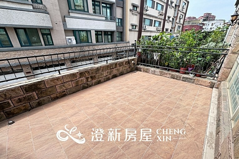 市中心/大坪數/可當套房也可當工作室/獨立廚房/變頻冷氣(第10張)