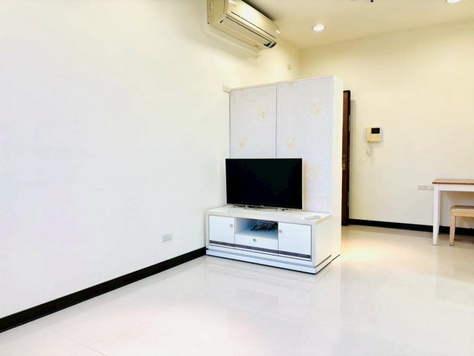 中和區.中和站.威力廣場.舒適設計感兩房一廳11F - Image 2