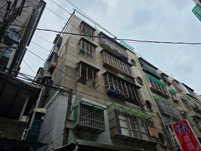 鶯歌交流道旁公寓 - Image 2