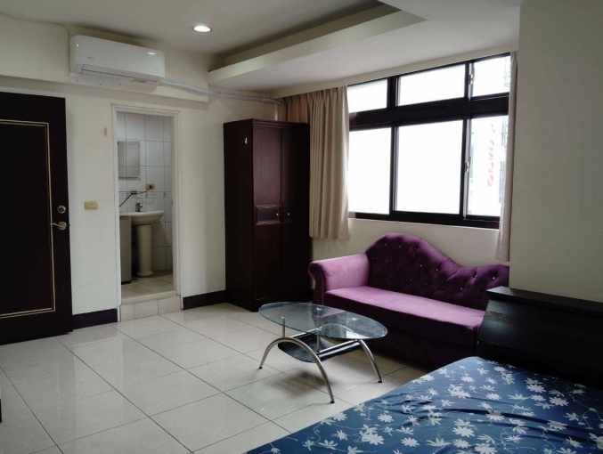 自租西區｜精誠路｜大套房｜衛浴乾濕分離｜有開窗（第9張）