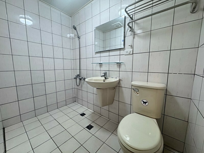 傑出租屋/中壢夜市旁,社區電梯,台水電,陽台獨洗（第6張）