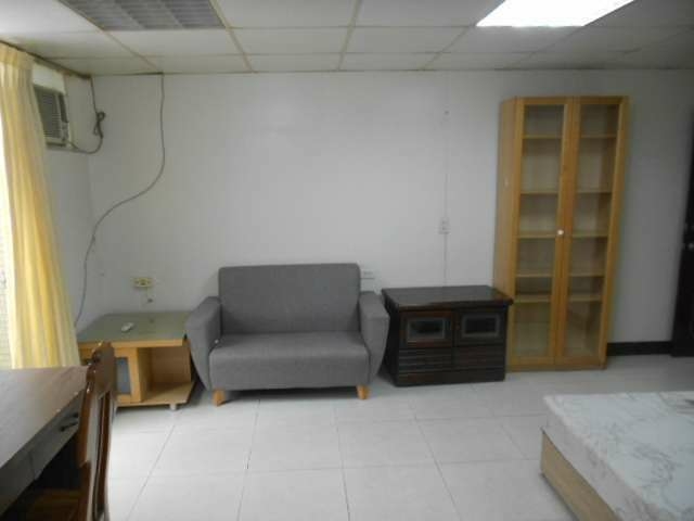 免仲介費 中壢後站地區公寓4樓新網路大套郎出租 - Image 2