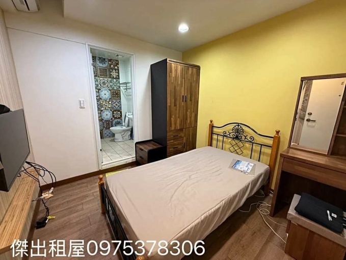 傑出租屋/藝文優質套房,陽台獨洗! - Image 1