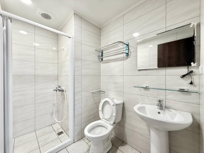 台電可租補~勤益全新裝潢社區型電梯大套房 - Image 5