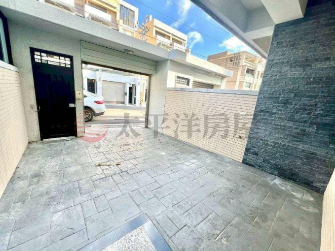 沙鹿市區臨路車庫透天（第1張）