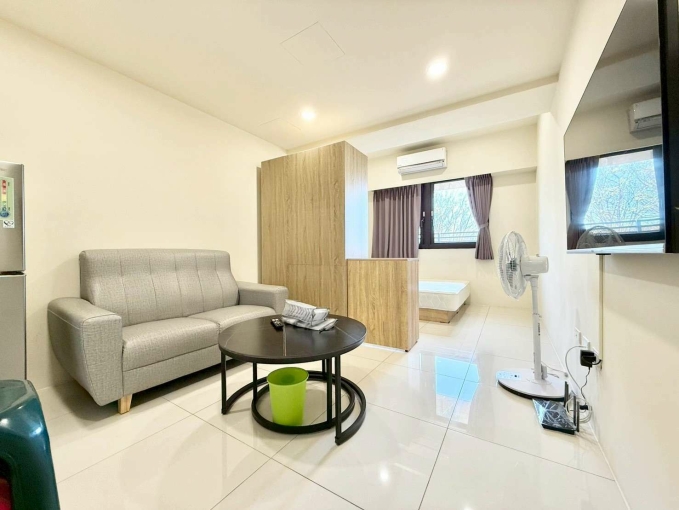 大雅精選🏆衛浴乾濕分離✨沙發追劇可連yt,Netflix(第2張)