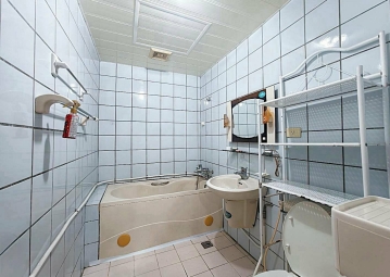 三房二廳🏠陽台獨洗🏠稀有可寵🏠租屋補助🏠電梯🏠子母車🏠流理台🏠管理員🏠家具電全配🏠浴缸（第8張）