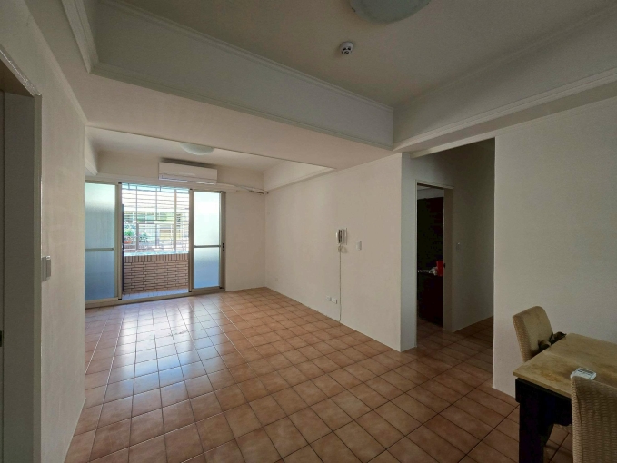 新莊蛋黃區大四房 交通環境超便利 - Image 1