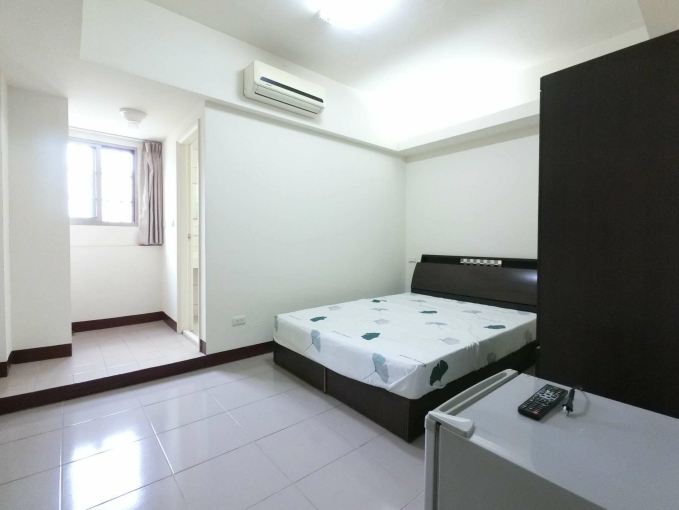 🏡潭子優質套房🏡食衣住行方便/5分鐘上74快速道路/可租補/衛浴乾濕分離 - Image 1