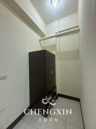 🎉稀有高翠路超低租金/寬敞空間/衛浴乾濕分離/變頻冷氣/飲水機/垃圾集中🎉 - Image 5