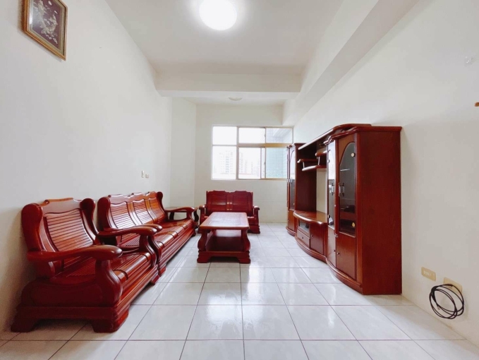 東山商圈💖採光三房雙車位💖可租補 - Image 3