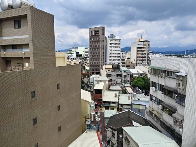 台中火車站新時代百貨旁近秀泰忠孝拉拉po獨立門牌套房(第11張)